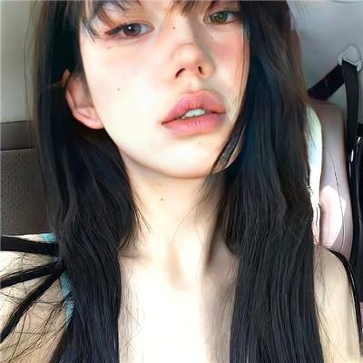 拳头在哭泣